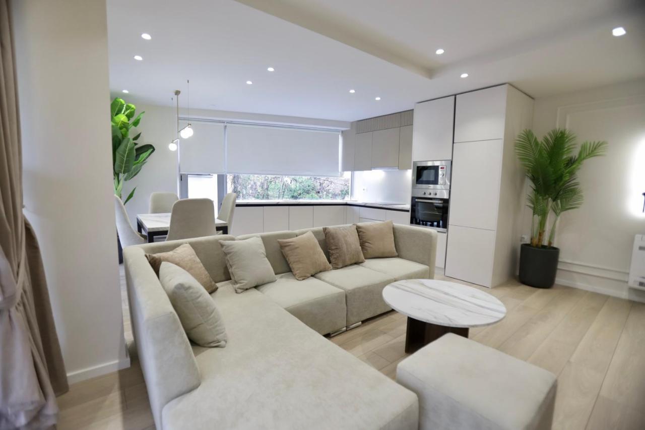 La Grand - New Bazaar Apartment Tiranë Ngoại thất bức ảnh