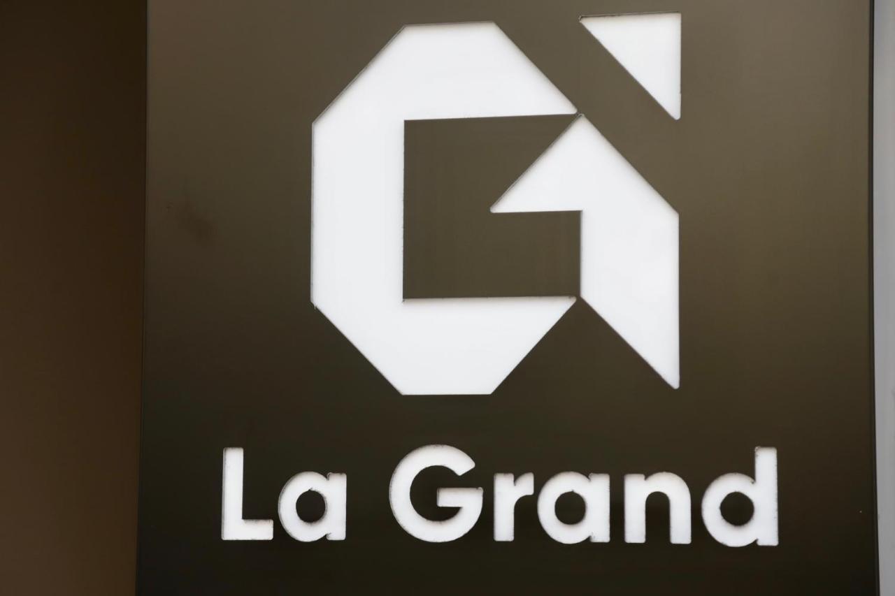 La Grand - New Bazaar Apartment Tiranë Ngoại thất bức ảnh