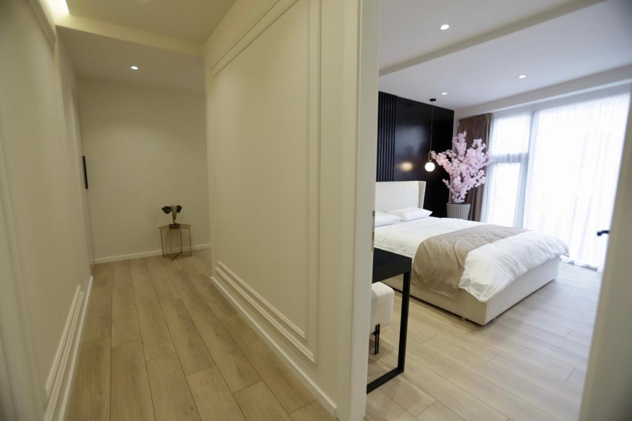 La Grand - New Bazaar Apartment Tiranë Ngoại thất bức ảnh