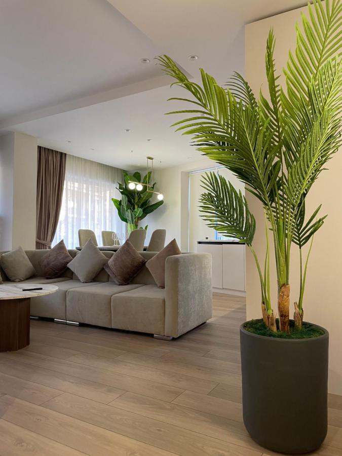 La Grand - New Bazaar Apartment Tiranë Ngoại thất bức ảnh